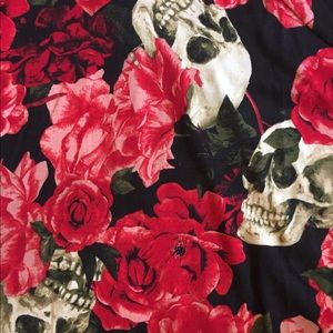 Lularoe NWT Large Skulls Roses Hooded Amber